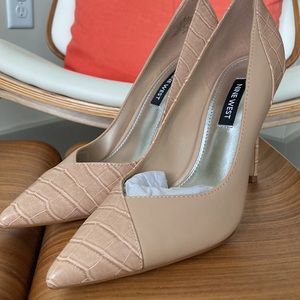 NWT Nine West nude heels
